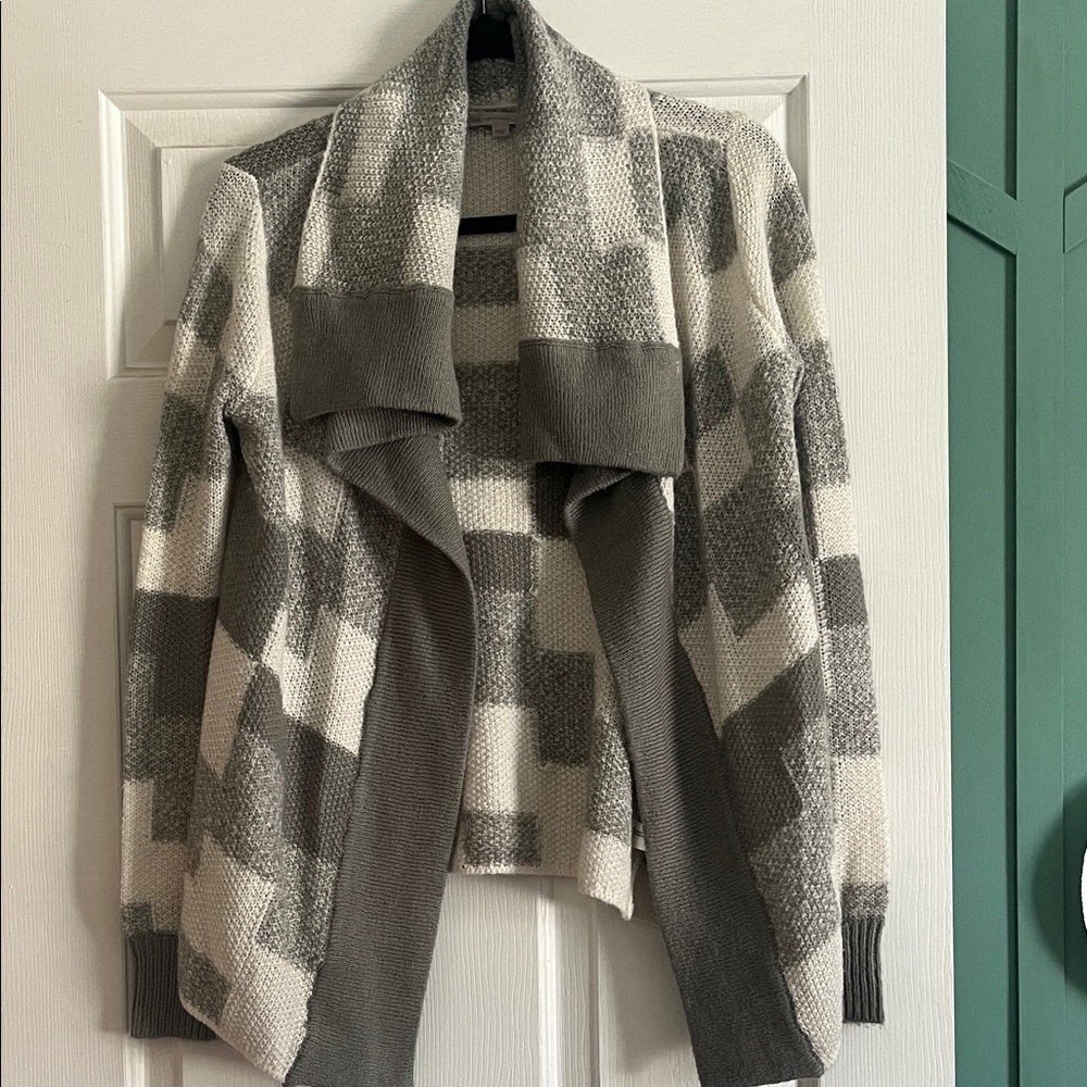 GAP Gray & White Open-Front Knit Cardigan